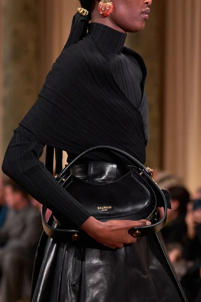 Look 98